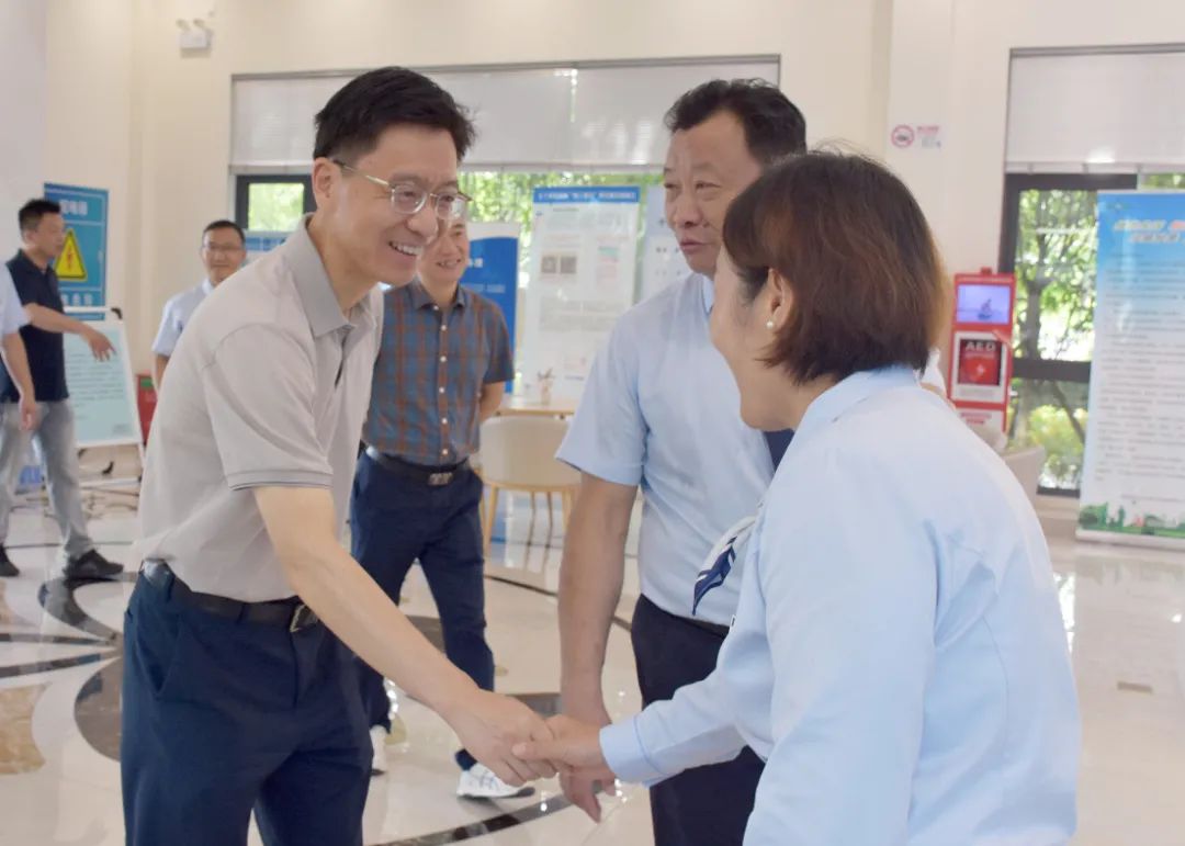 青浦区民政局赴区殡仪馆慰问一线殡仪职工