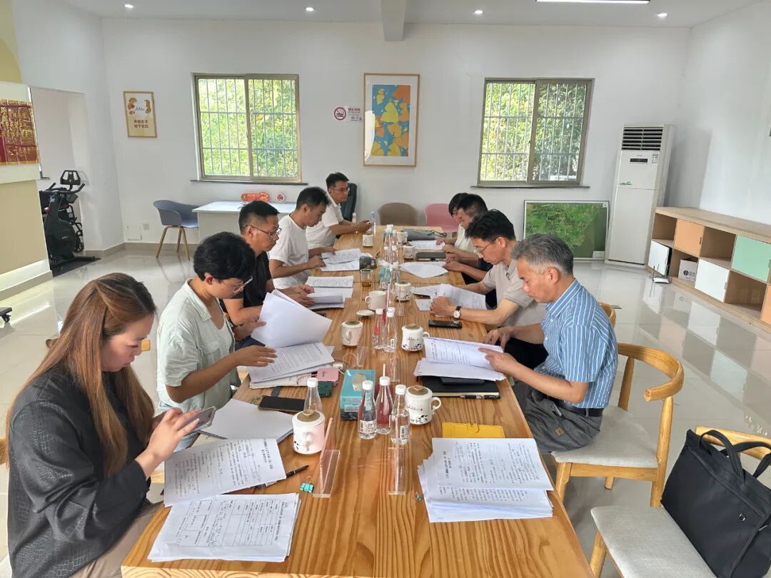 青浦区民政局调研街镇公益性公墓规范管理工作